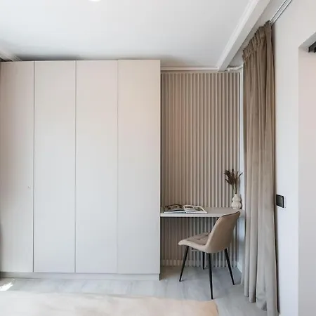 Charming - Netflix + Balcony *