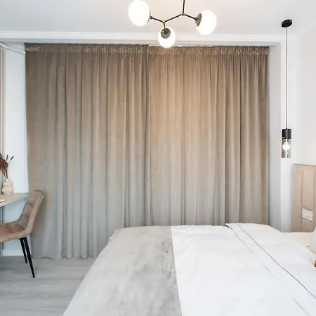 Charming - Netflix + Balcony * Bukareszt