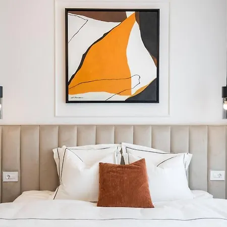 Charming - Netflix + Balcony Apartament Bukareszt