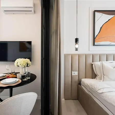 Charming - Netflix + Balcony