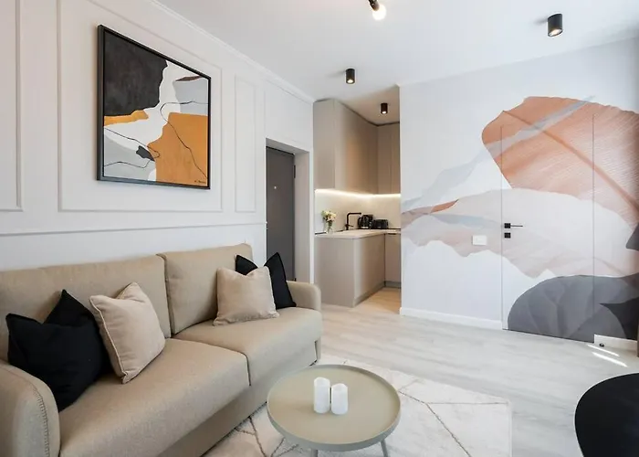 Charming - Netflix + Balcony *