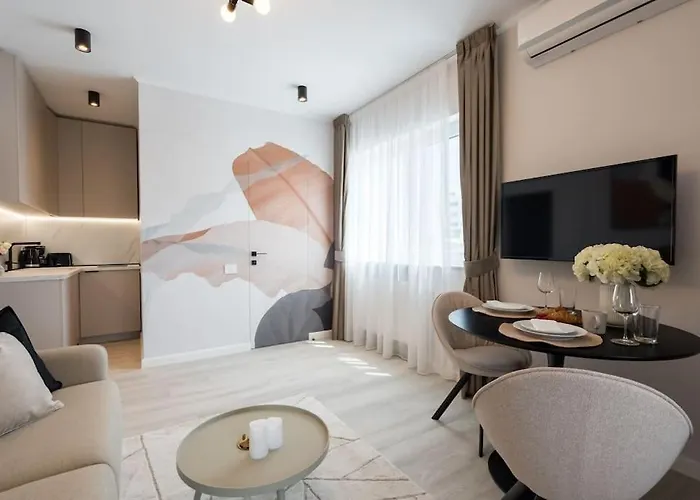 Charming - Netflix + Balcony *