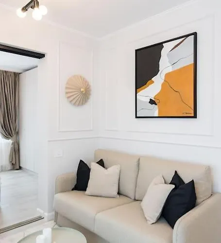 Charming - Netflix + Balcony * Bukarest