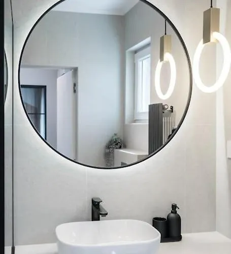 Apartman Charming - Netflix + Balcony