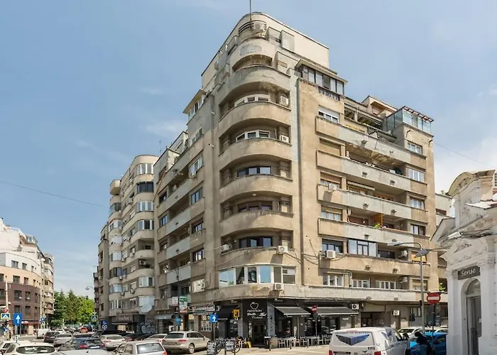 Charming - Netflix + Balcony *