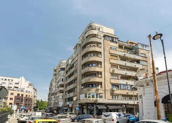 Charming - Netflix + Balcony Bucharest