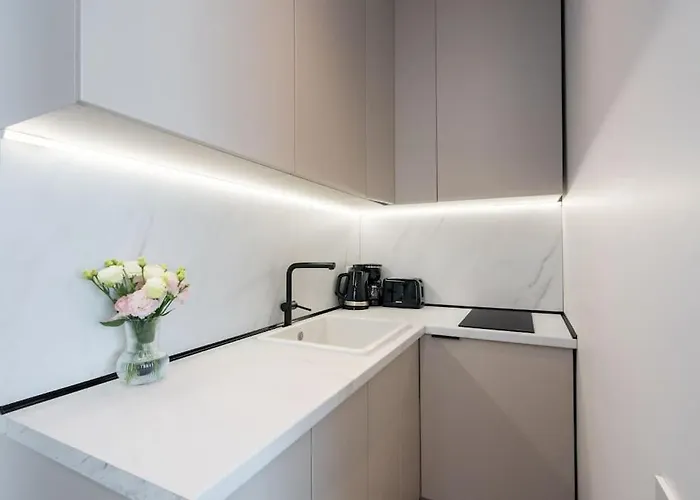 Charming - Netflix + Balcony *