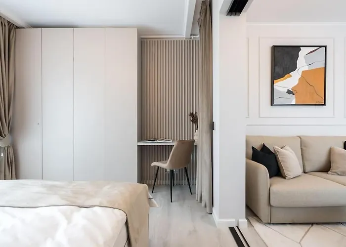 Charming - Netflix + Balcony *