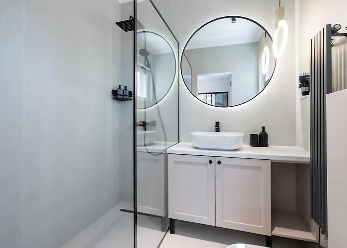 Charming - Netflix + Balcony Bucharest