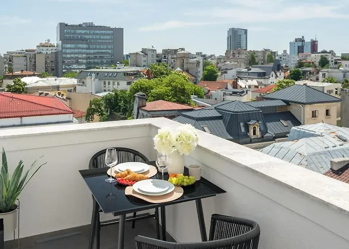 Charming - Netflix + Balcony Bukarest