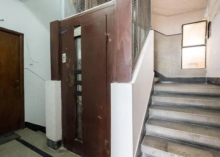 Charming - Netflix + Balcony 아파트