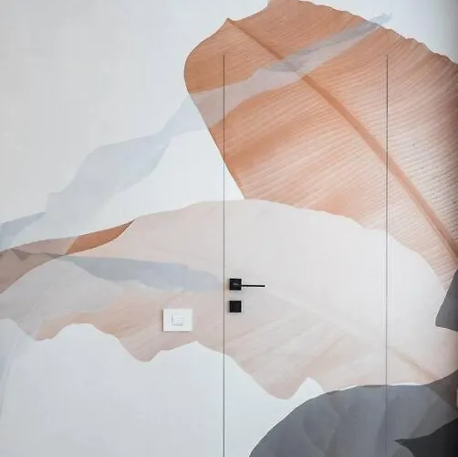 Charming - Netflix + Balcony 부쿠레슈티