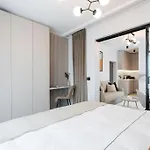 Charming - Netflix + Balcony * 부쿠레슈티