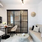 아파트 Charming - Netflix + Balcony 부쿠레슈티