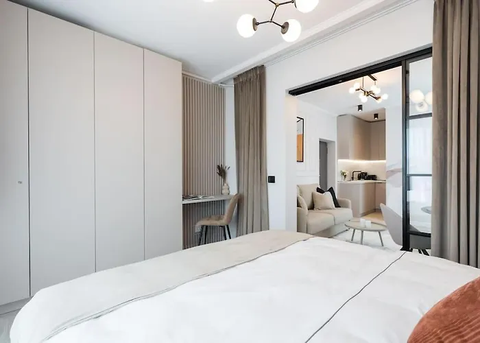 Charming - Netflix + Balcony * Bukareszt